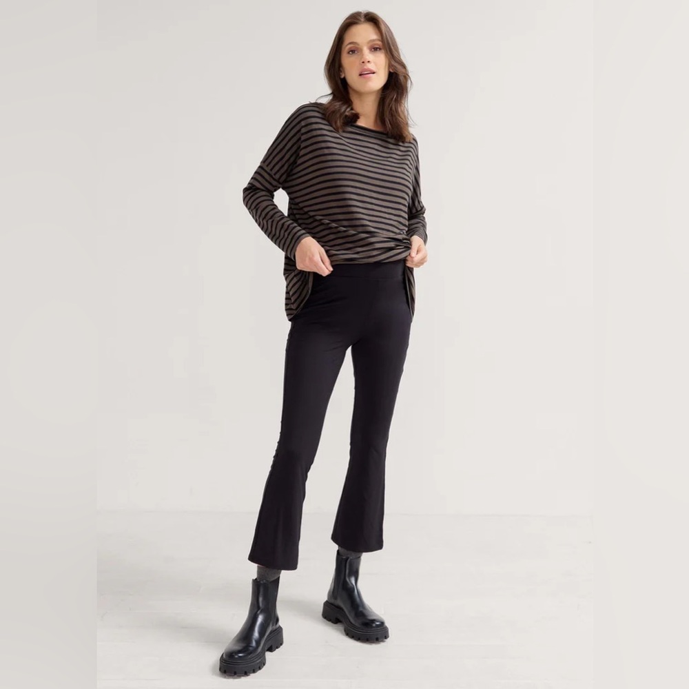 Hatch Crop flare legging